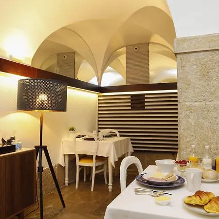 게스트하우스 Alecrim Ao Chiado 4*