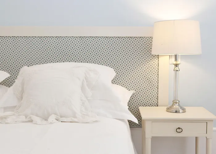 Guest house Alecrim Ao Chiado 4*